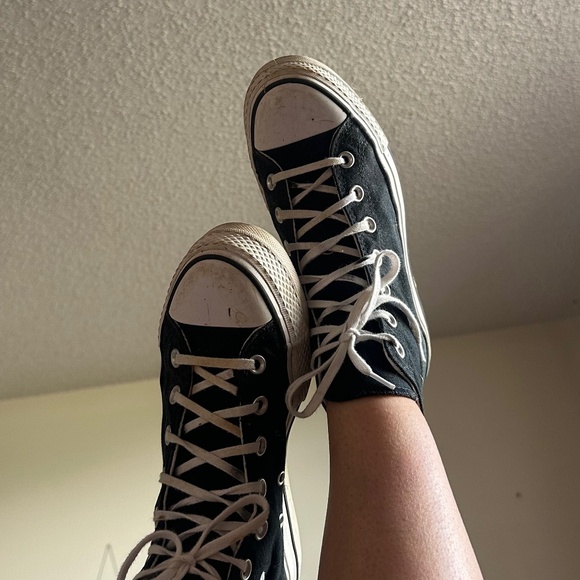 Used women’s size 7 shoes - Picture 2 of 4